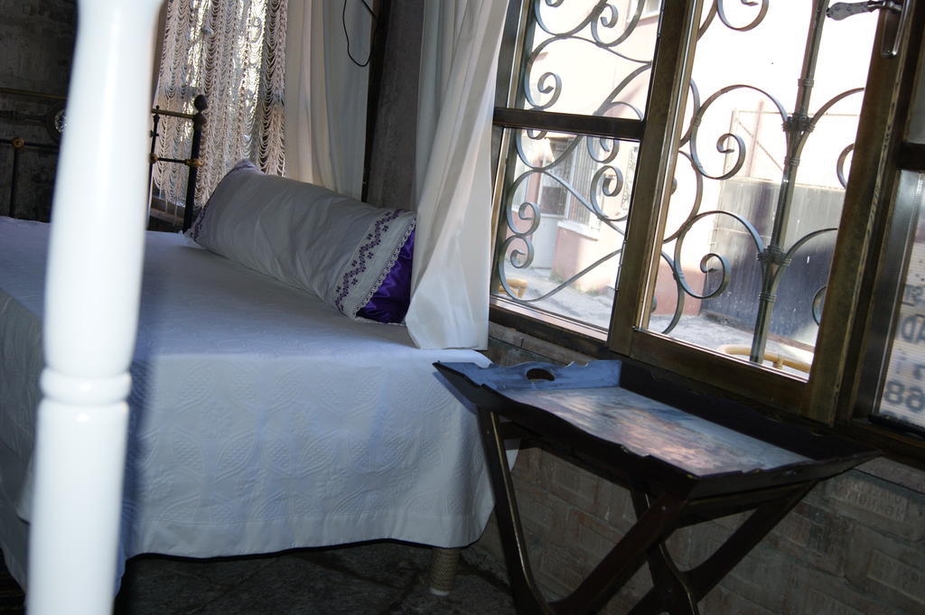 Mahzen Hotel Ayvalik Ruang foto