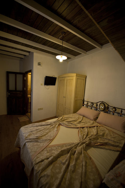 Mahzen Hotel Ayvalik Bagian luar foto