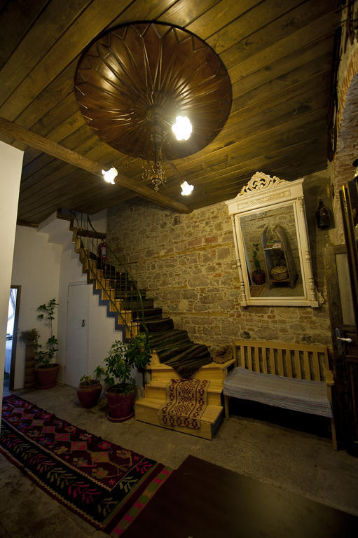 Mahzen Hotel Ayvalik Bagian luar foto