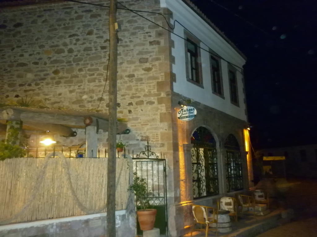 Mahzen Hotel Ayvalik Bagian luar foto