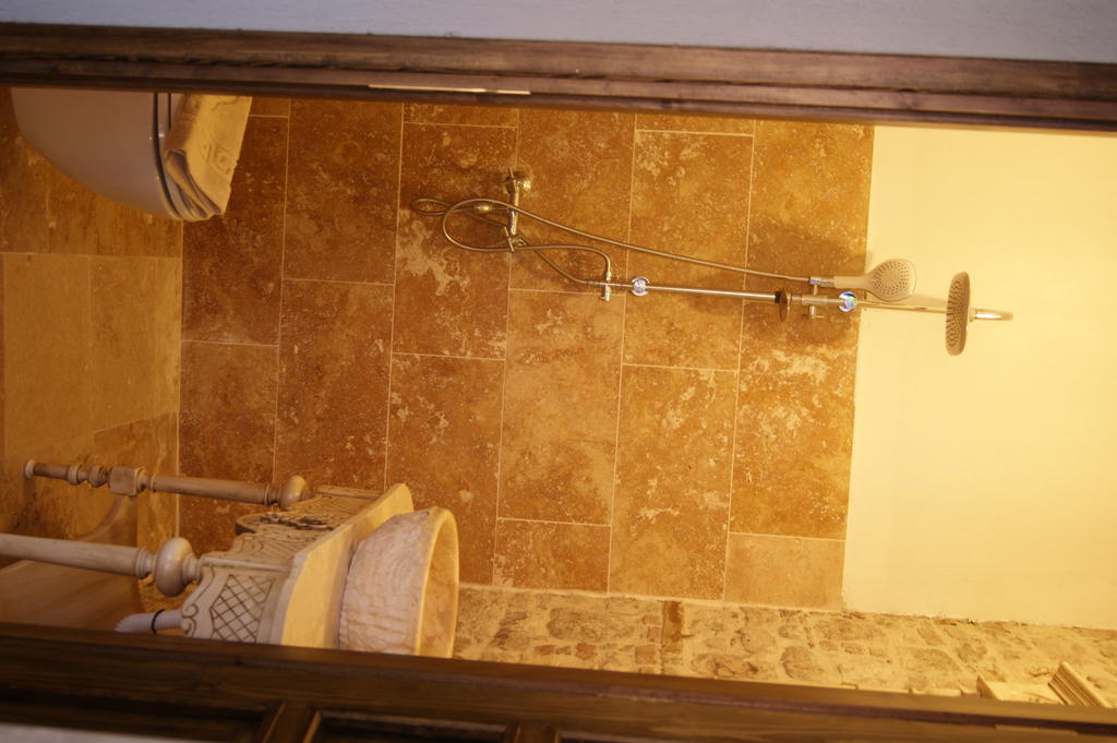 Mahzen Hotel Ayvalik Bagian luar foto