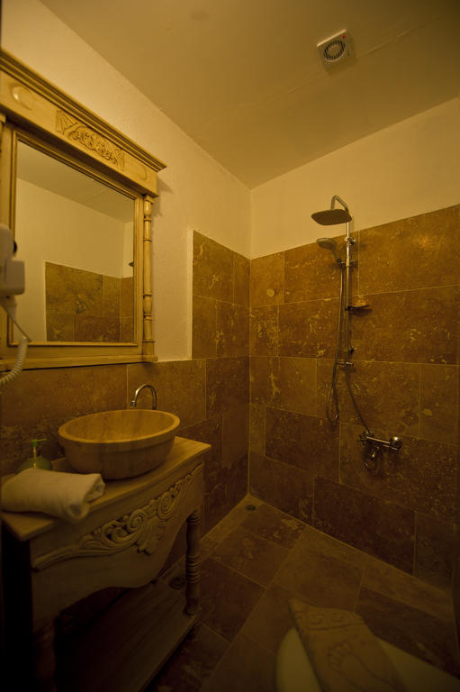 Mahzen Hotel Ayvalik Ruang foto